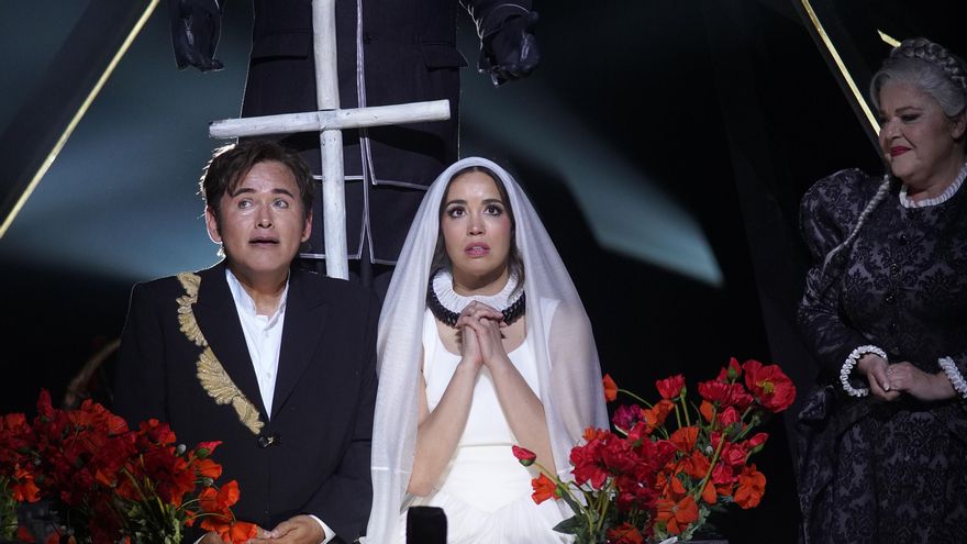 Javier Camarena (Roméo), Nadine Sierra (Juliette) y Sonia Ganassi (Gertrude) en 'Romeo y Julieta'