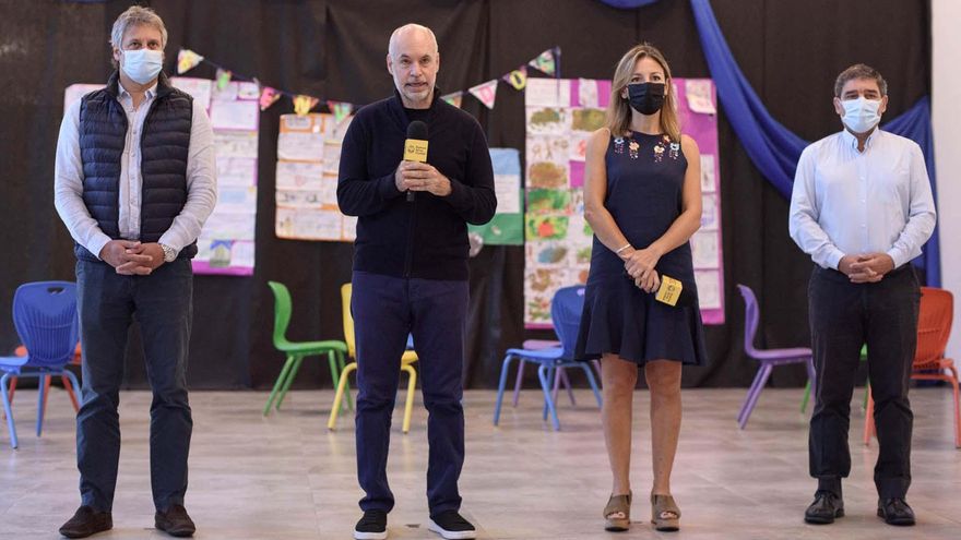 Las escuelas porteñas no solicitarán pase sanitario, no habrá burbujas ni aislamiento por contacto estrecho