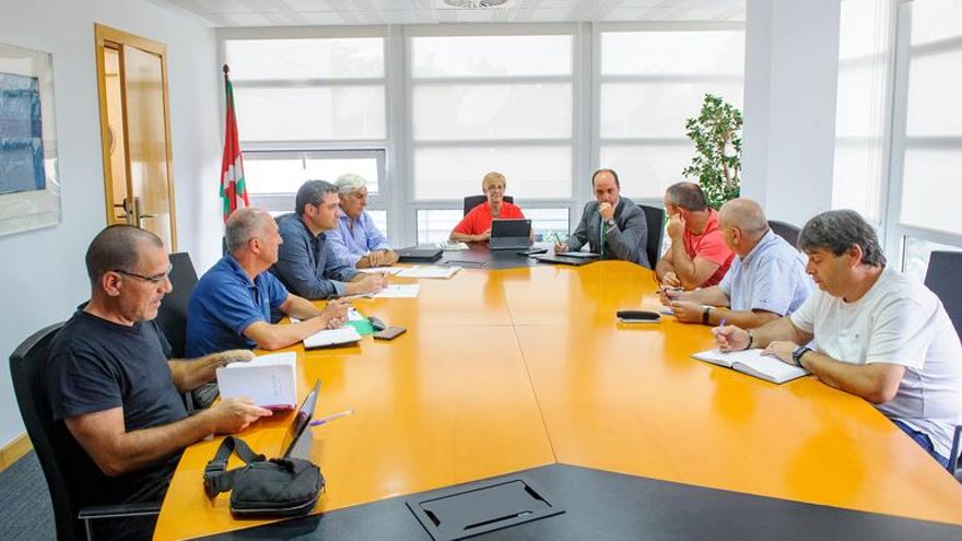 Arantxa Tapia en la reunión con los representantes el sector primario.