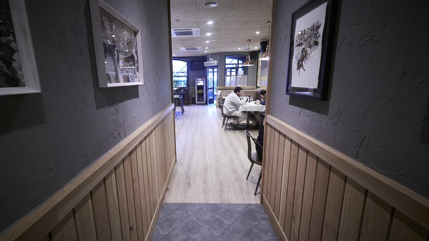 La Justicia autoriza el pasaporte COVID para entrar a restaurantes de más de 60 comensales y discotecas en Navarra