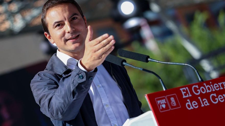 Archivo - El secretario general del PSOE madrileño, Juan Lobato, reclama "respeto y dignidad" para los mayores