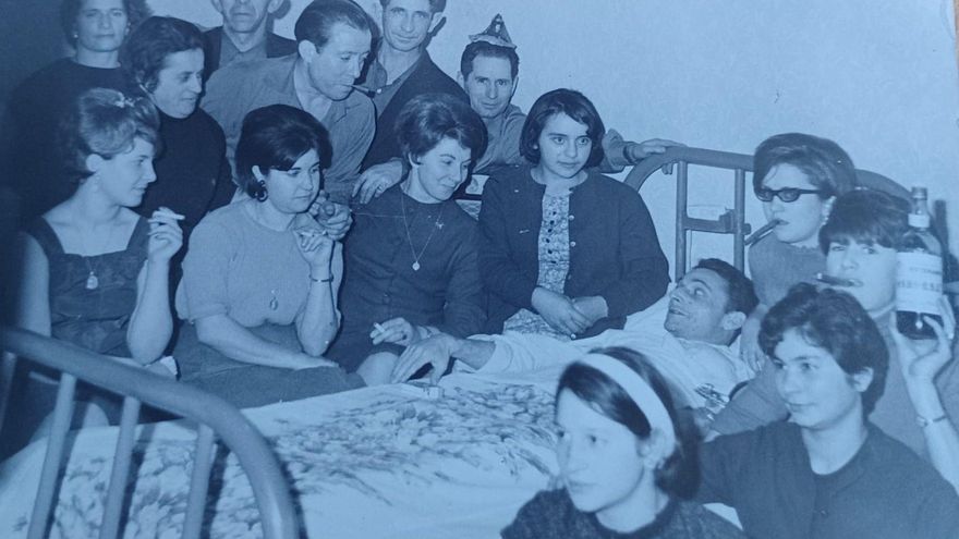 Fin de Año de 1966 de Pepín, su hermana Ángela y su marido y vecinos