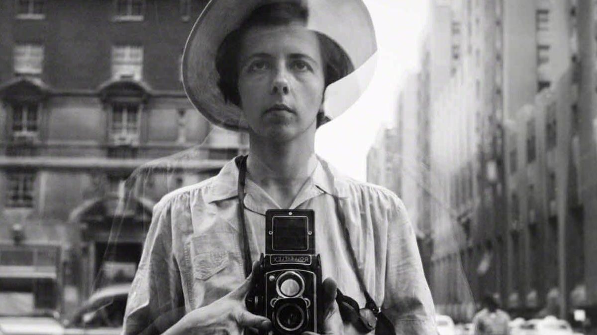 Del anonimato a la fama mundial: la fotógrafa que se convirtió en un icono después de su muerte