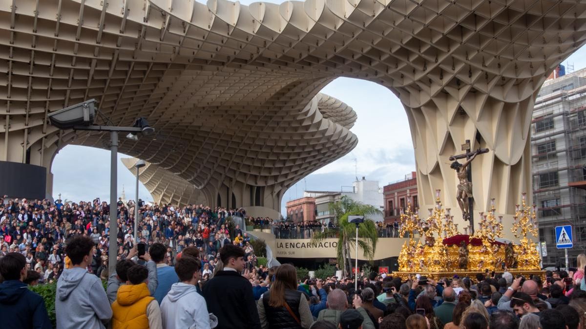 Cristo de la Sangre de San Benito en la Plaza de la Encarnación