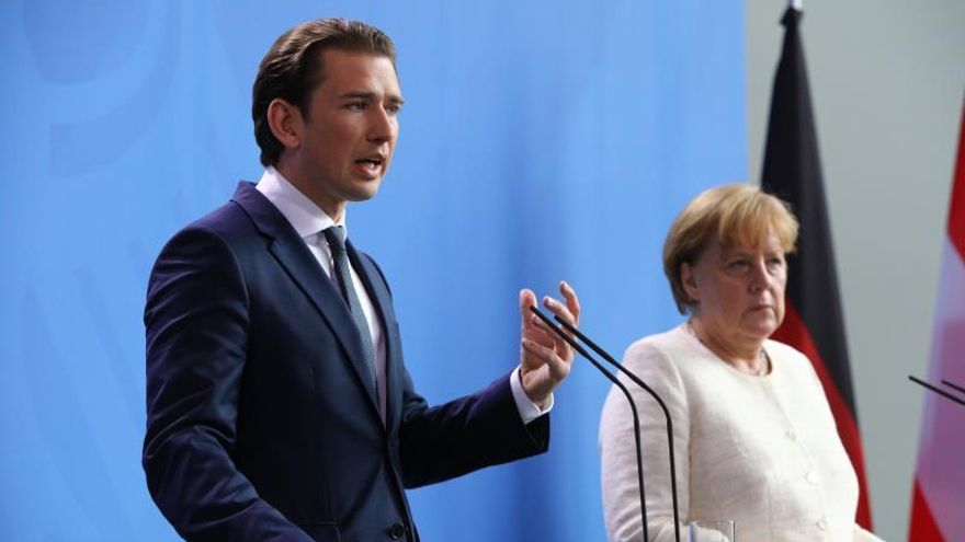 Merkel llama a la unidad en política migratoria, bajo presión interna y en la UE