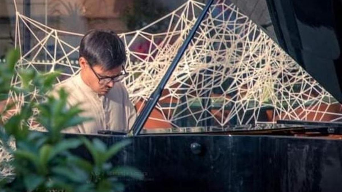 El pianista italiano Francesco Ghiglieri ofrece un recital de piano solo este domingo en la Sala Eutherpe de León