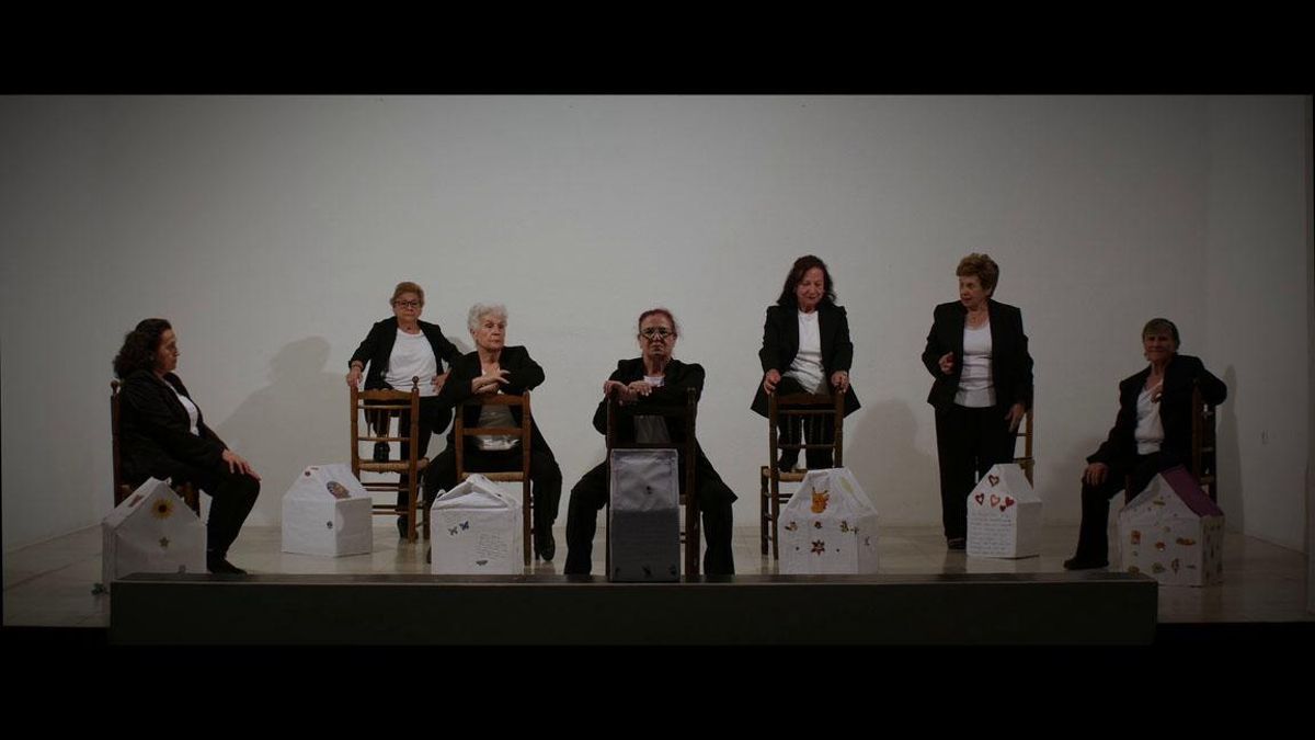 Un recorrido por la historia del feminismo protagonizado por mujeres del barrio cordobés de Las Margaritas