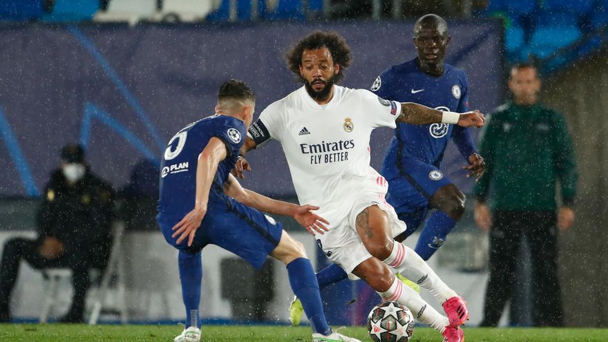 Marcelo, durante una jugada contra el Chelsea
