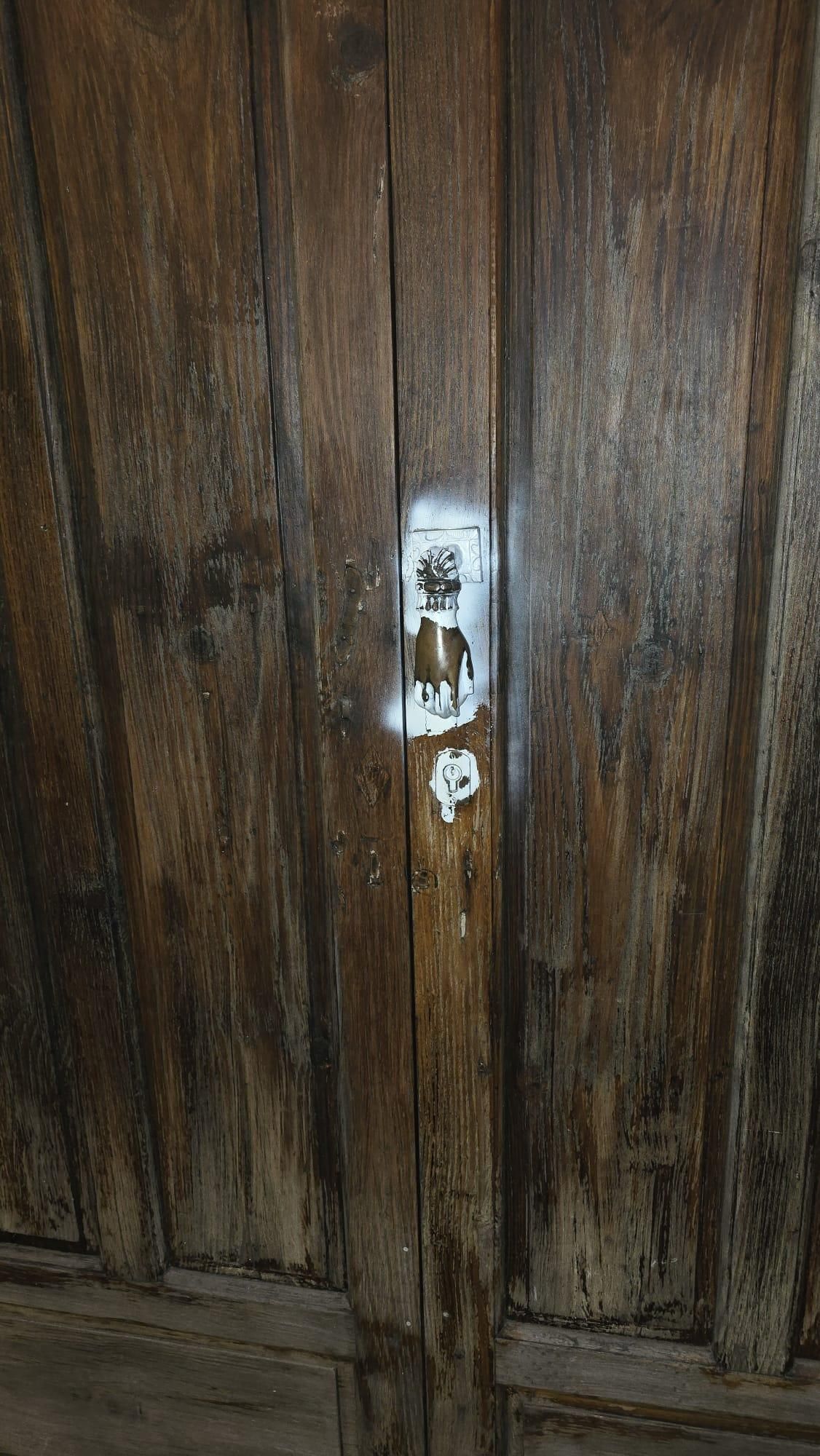 Una de las puertas pintadas en el centro de La Laguna.