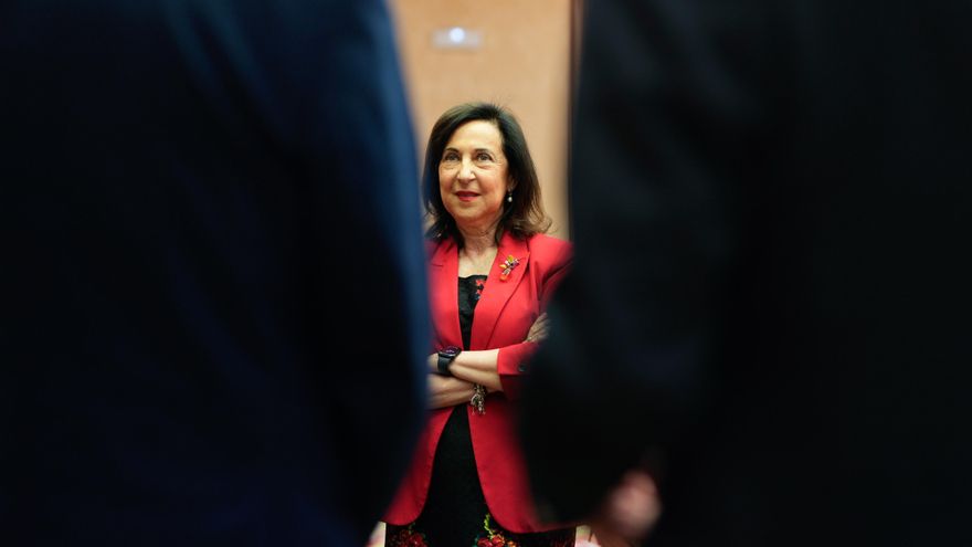 Robles afirma que el Gobierno no hará "servilismo" con EE.UU como hizo el PP de Aznar