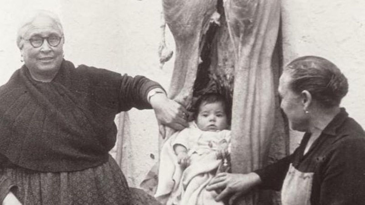 De celebrar bautizos con cacahuetes al ‘baby shower’: así han evolucionado los ritos en los últimos cien años