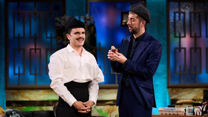 Rodrigo Cuevas y Broncano hablaron en 'La Revuelta' de la diferencia entre patriotismo y patrioterismo: "¿Para qué te sirve una bandera?"