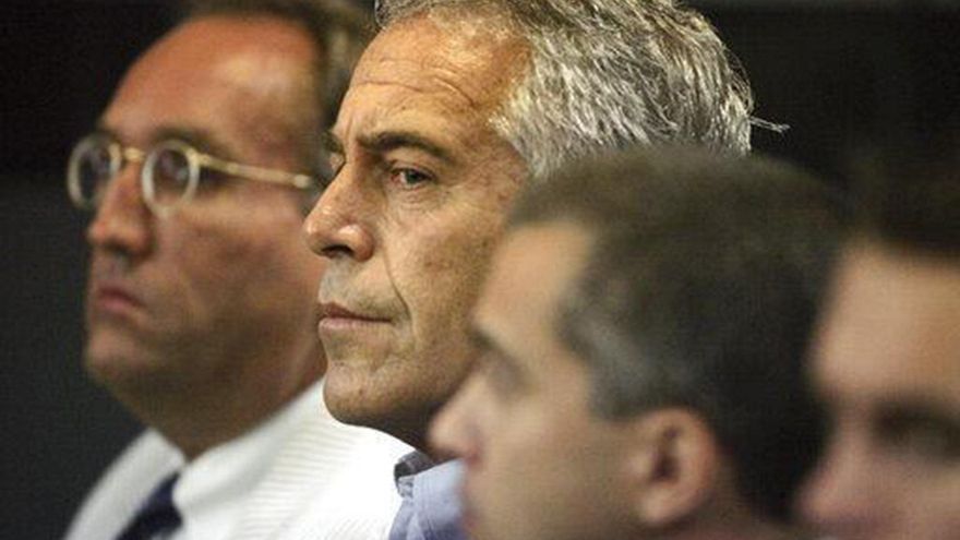 La banalidad del mal: cómo los círculos de poder normalizaron a Jeffrey Epstein