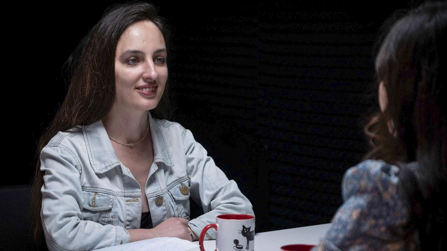 Alerta de la rusa Kostyuchenko desde el exilio: "El fascismo es una enfermedad colectiva"