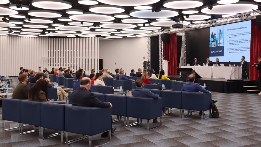 El Hotel GF Victoria de Costa Adeje cedió una de sus salas a los ponentes