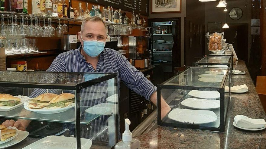 Carlos Santana, del Café Santana