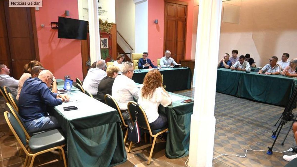 Pleno del Ayuntamiento de Gáldar, presidido por Teodoro Sosa.