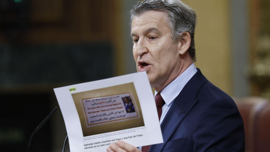 El líder del PP, Alberto Núñez Feijóo, durante su intervención en el pleno del Congreso, de este miércoles ante el que el Ejecutivo explica su posición contra la guerra en Irán e informará de las medidas adoptadas para combatir sus efectos.
