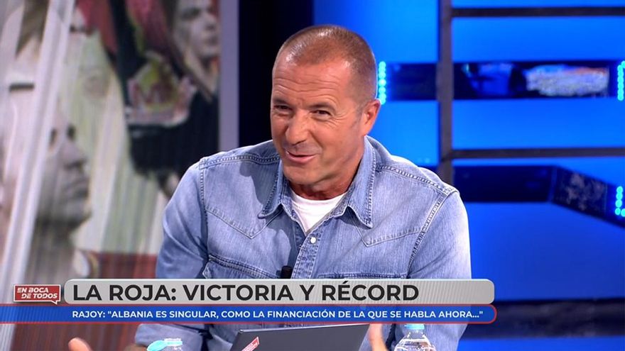 Manu Carreño desvela que Rajoy estuvo "cerca" de comentar partidos de España en Mediaset: "Lo vio con buenos ojos"