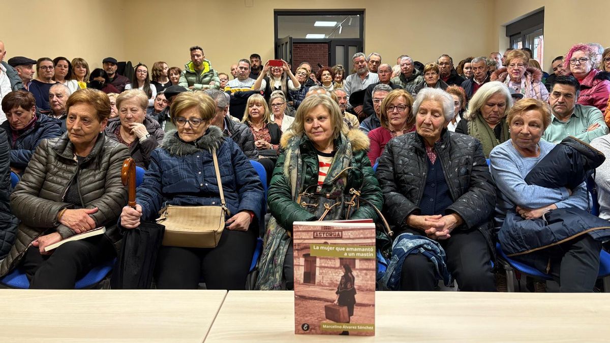 Multitudinaria presentación del libro de Marcelino Álvarez Sánchez, 'La mujer que amamantó un mastín'.