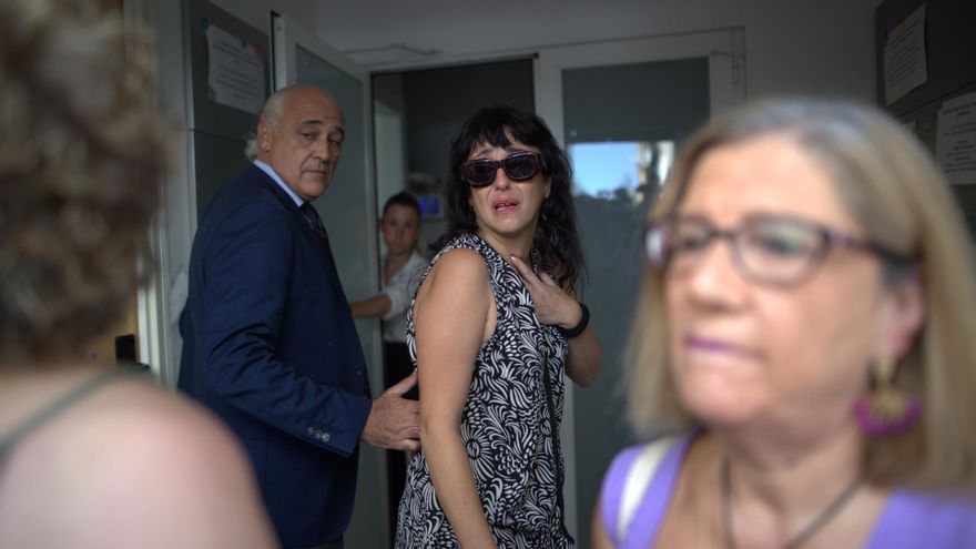 Archivo - Juana Rivas, a su llegada al punto de encuentro familiar de Granada, el pasado julio