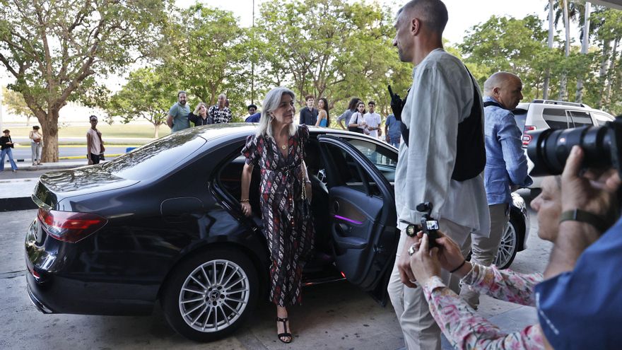 Carolina de Mónaco dona un cuadro de Oswaldo Guayasamín a un museo en Cuba