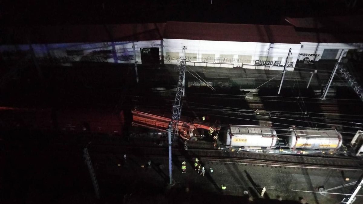 La Ertzaintza y un juzgado de Irún investigan una posible "negligencia" en el descarrilamiento de un tren en febrero