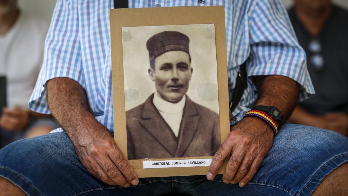Acto por el Día de las Víctimas del Franquismo en el Cementerio de la Salud