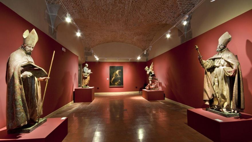 El robo de la Catedral de Plasencia: los ladrones se llevan más de un millón de euros en coronas, cruces y anillos