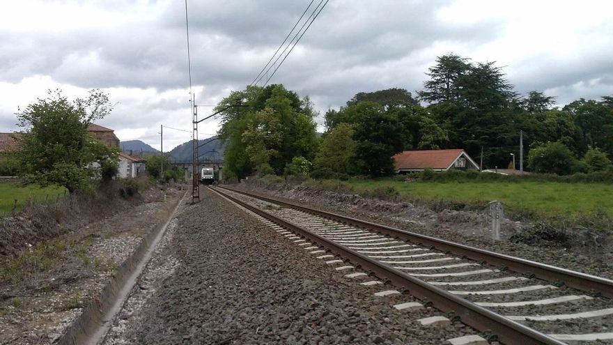 Vía entre Mataporquera y Torrelavega.