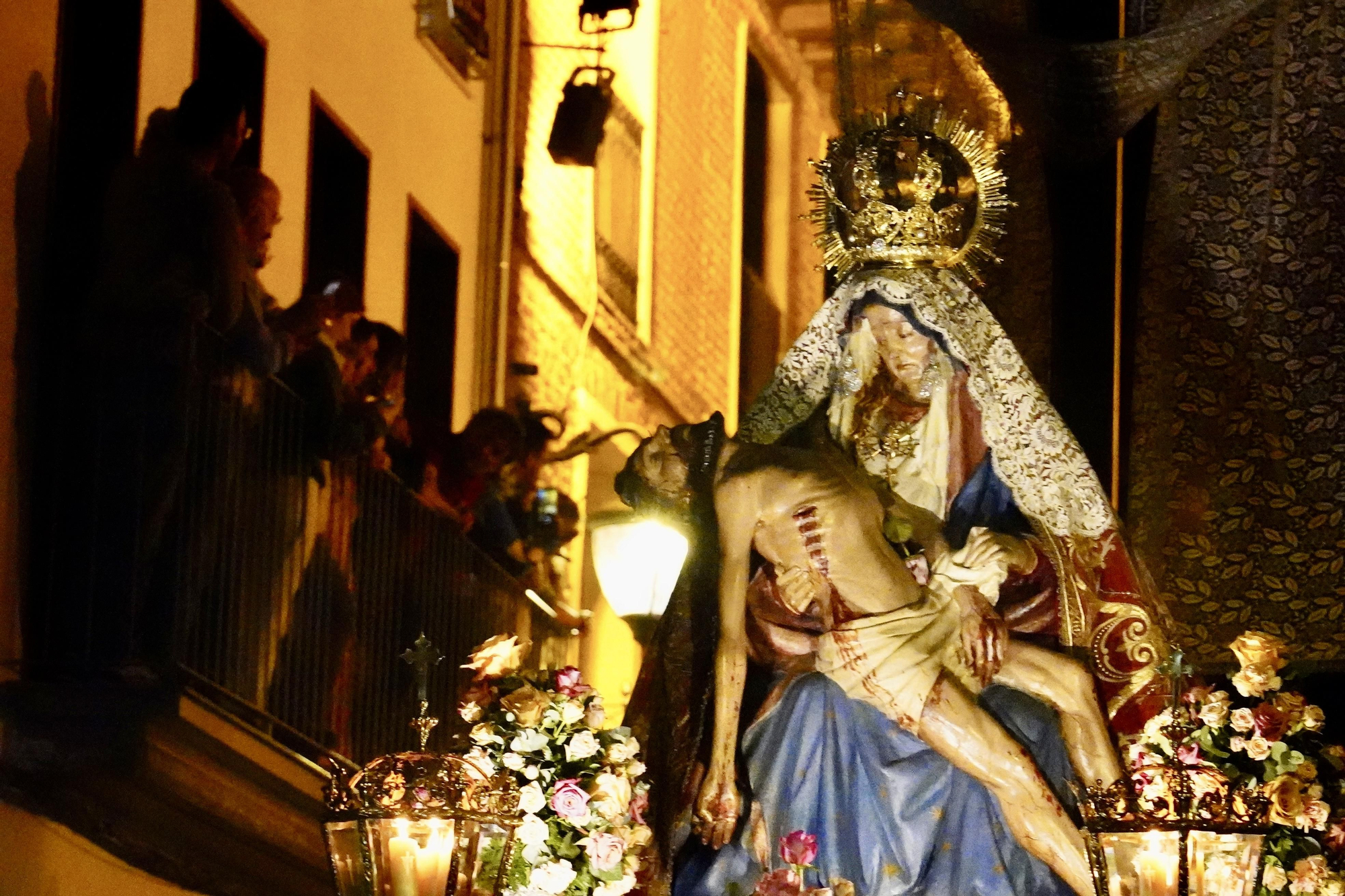 El paso de La Dolorora marca el inicio de la Semana Santa de León
