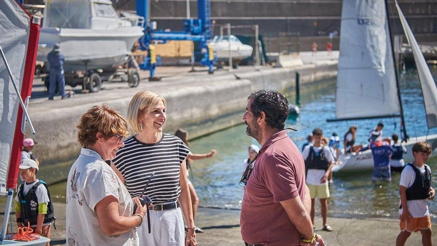El Cabildo y la Federación Insular impulsan cursos de iniciación a la vela este verano