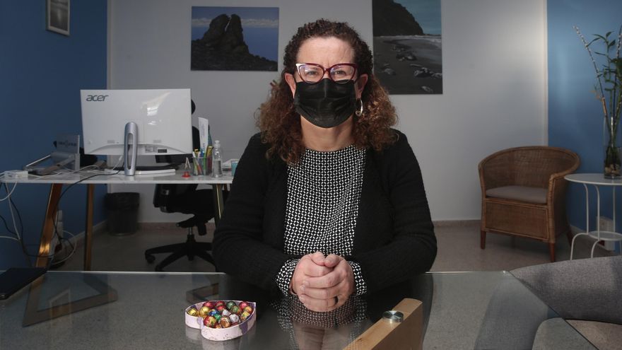 Nieves Hernández, consejera de Acción Social del Cabildo de La Palma, en su despacho en la capital palmera.