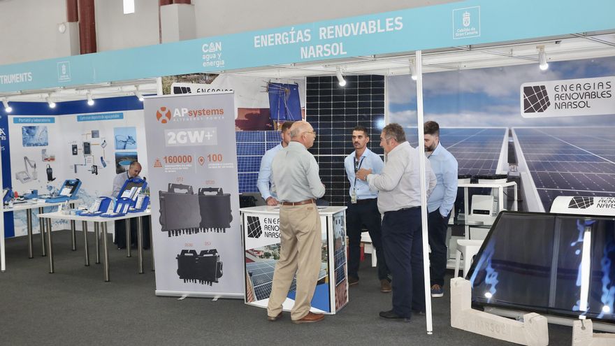 Expositor en la feria agua y energía Canagua.