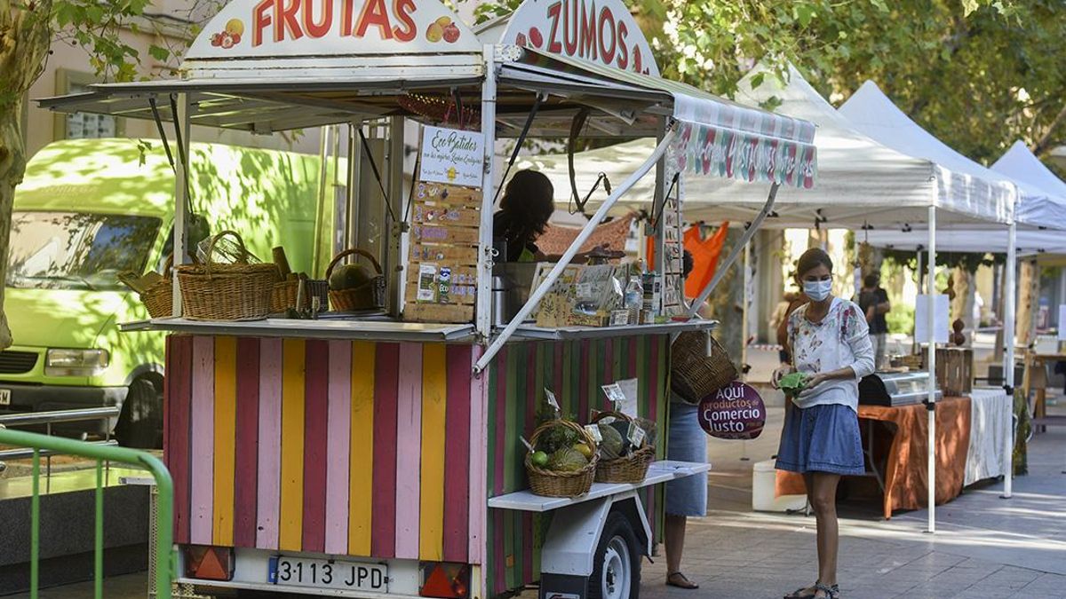Puesto de zumos en el Ecomercado