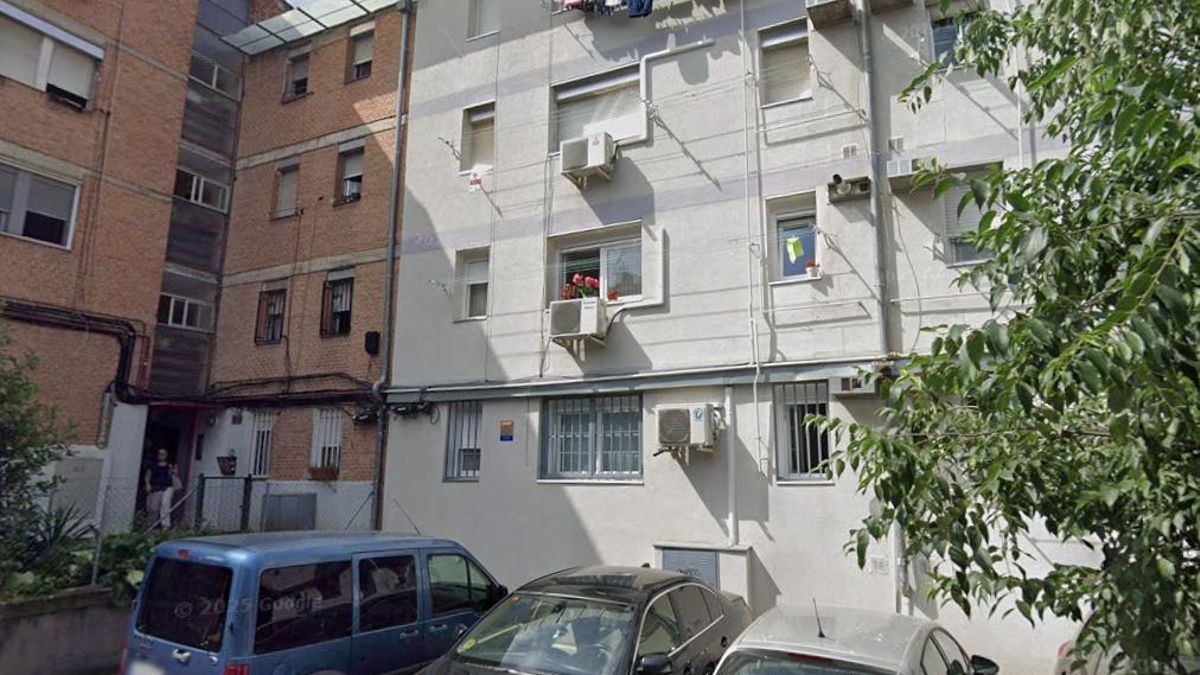 Al menos un muerto en Carabanchel después de una explosión de gas que derrumba parte de un edificio