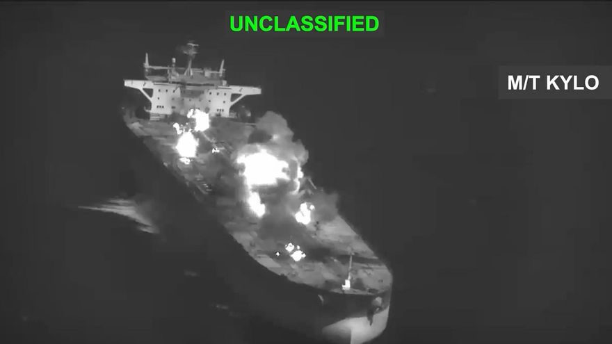 El Ejército de EEUU confirma el ataque contra al menos tres petroleros iraníes junto a la isla de Jarg
