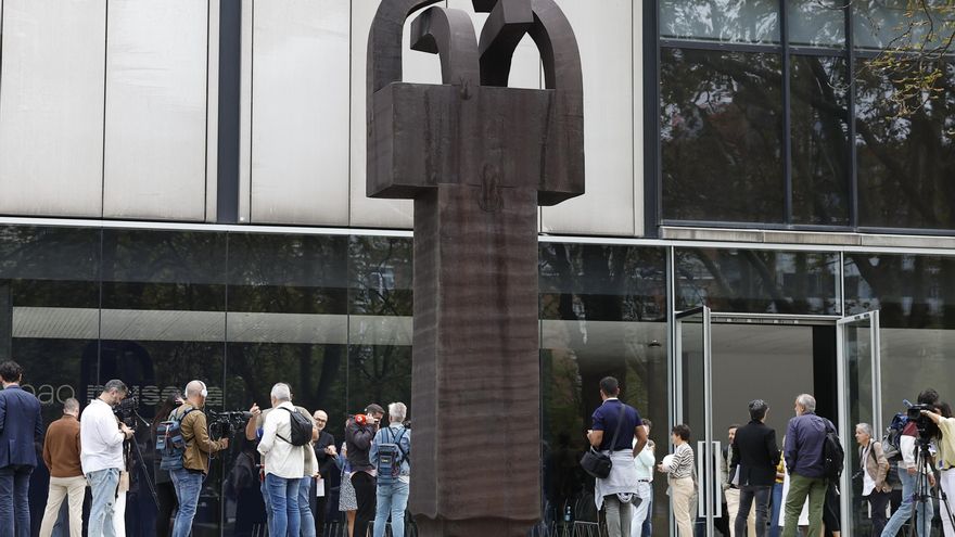 Regresa a Bilbao la escultura 'Elogio del Hierro III', de Eduardo Chillida