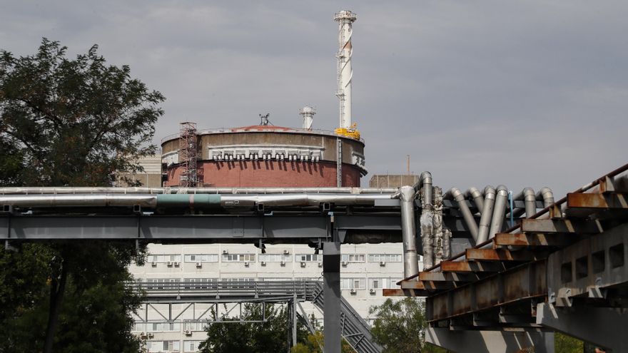 Vista general de la planta de energía nuclear de Zaporiyia, en el sureste de Ucrania, el 1 de septiembre pasado. EFE/EPA/YURI KOCHETKOV