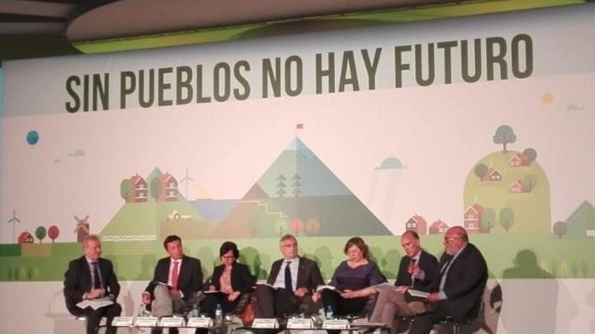 Elizalde participa en Sevilla en unas jornadas sobre el futuro del mundo rural