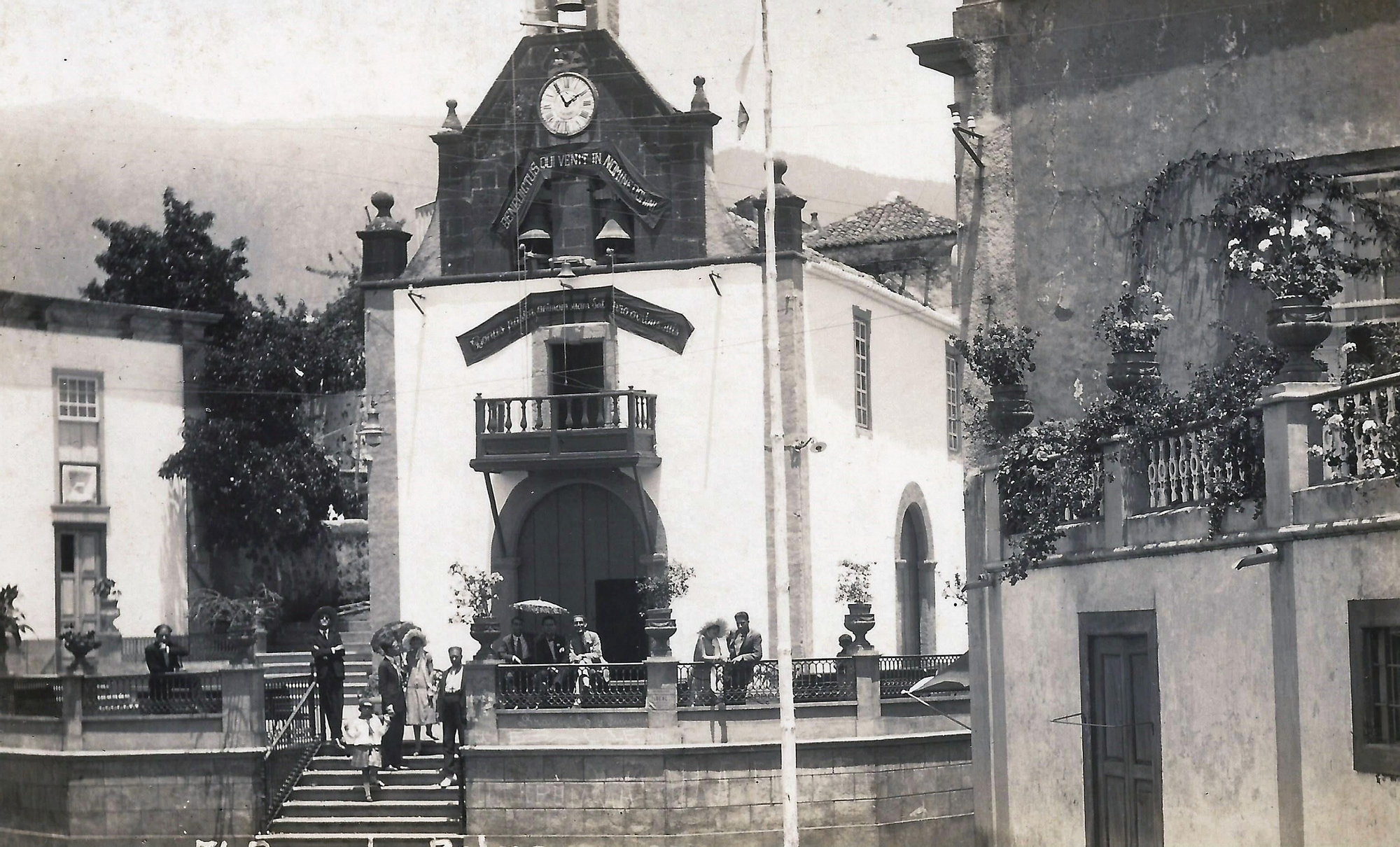 Plaza de El Paso, templo de Nuestra Señora de Bonanza.jpg