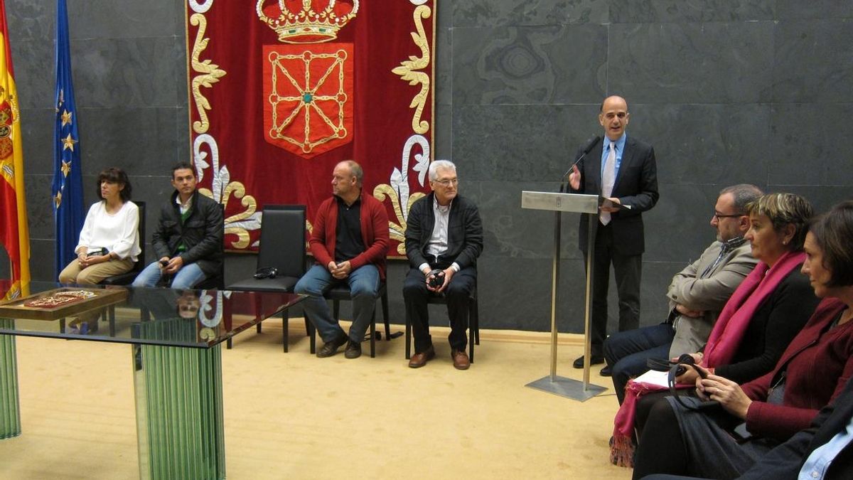 El Parlamento de Navarra reconoce los 20 años de trabajo de la Red de Lucha contra la Pobreza