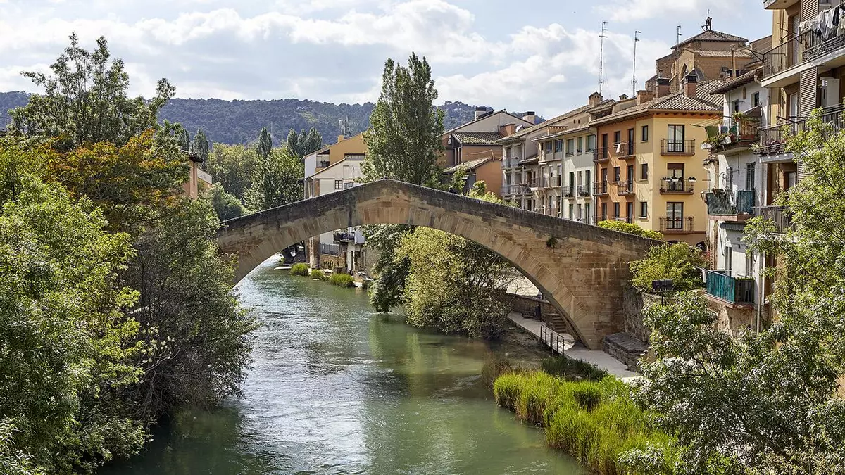 Puente de la Cárcel, en Estella-Lizarra Puente de la Cárcel, en Estella-Lizarra