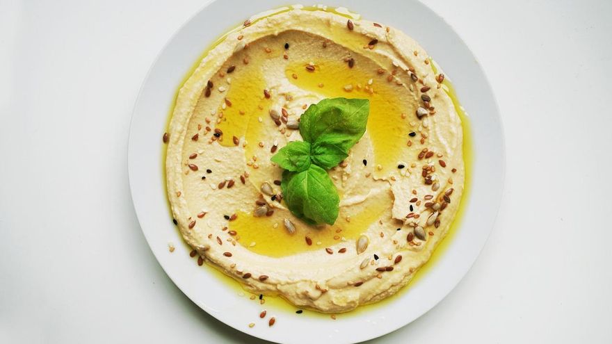 Hummus de lentejas: la receta fácil y saludable que permite aprovechar sus propiedades evitando los gases