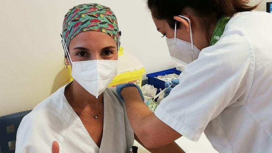 Vacunación del personal del Servicio Canario de Salud.