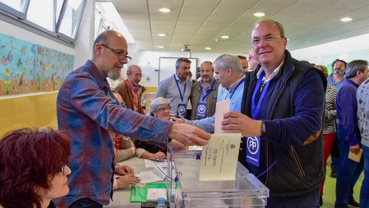 Monago no cree que esté en duda el liderazgo de Casado pero pide hacer "mucha autocrítica"