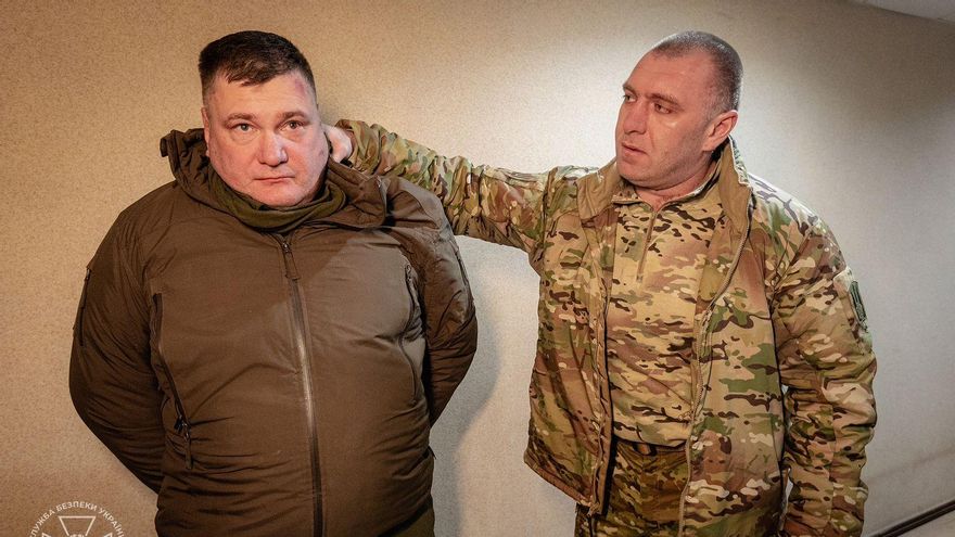 Malyuk (derecha) con Dmitry Kozyura, tras el arresto de este.