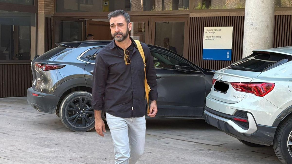 El periodista Iván Esteve, a la salida de su declaración.