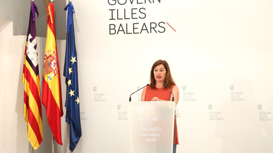 La presidenta del Govern, Francina Armengol, en comparecencia en Consolat de Mar.