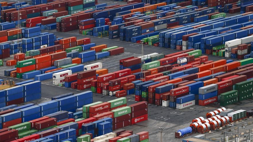 Los estibadores de Avilés irán a la huelga por el cierre del Centro Portuario de Empleo